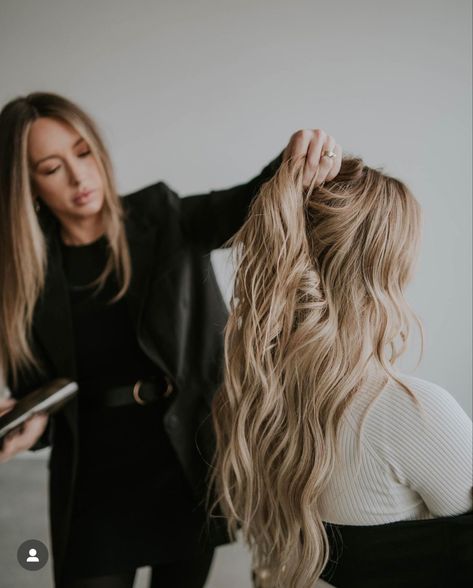 Hair Extension Photo Shoot Ideas, Creative Hair Stylist Photoshoot, Salon Photography Photo Shoots, Fall Salon Photoshoot, All Black Salon Photoshoot, Pmu Artist Headshots, Hair Dresser Photography, Hairstylist Instagram Aesthetic, Hair Salon Photo Shoot Ideas