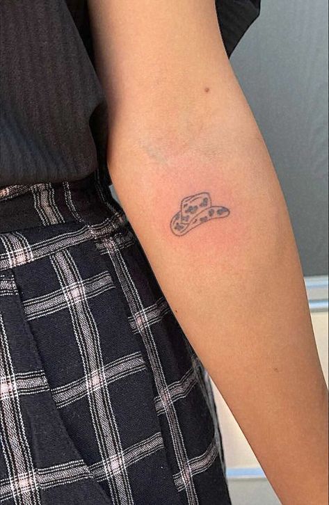 yehaww 🤍 Cowgirl Hat Tattoo Small, Mini Cowboy Hat Tattoo, Cowboy Hat Tattoo Small, Cow Tatoos, Little Cow Tattoo, Cowgirl Hat Tattoo, Small Western Tattoos, Western Tattoo Ideas, Cowboy Hat Tattoo