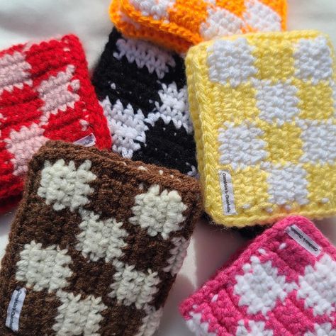 Who doesn't love a Custom crochet wallet to spice up their summer vibes! 🏖🍹👛🌞 Link in bio Knit Wallet, Crochet Wallet, Crochet Pouch, Custom Crochet, Wallet Pouch, Spice Up, Love A, Spice Things Up, Summer Vibes