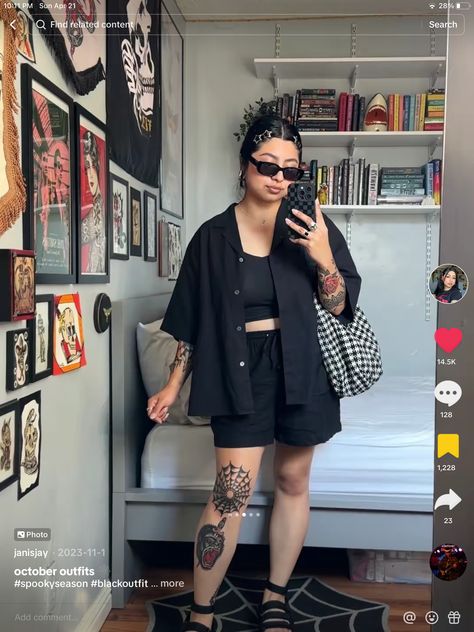 Summer Goth Outfits Midsize, Grunge Beach Outfit Summer, Mid Size Alternative Fashion Summer, Summer Alternative Fashion, Midsize Alt Fashion Summer, Alternative Summer Outfits Midsize, Alt Mom Outfits, Summer Outfits Alternative, Curvy Grunge Outfits