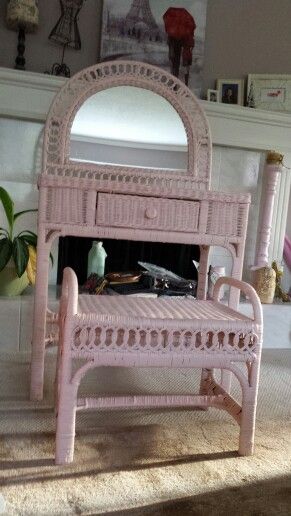 Painted wicker vanity. Wicker Vanity Makeover, Wicker Vanity, Desk Transformation, Wicker Furniture Repair, Paris Bathroom Decor, Wicker Desk, Coloured Furniture, Wicker Bathroom, Country Style Dining Room