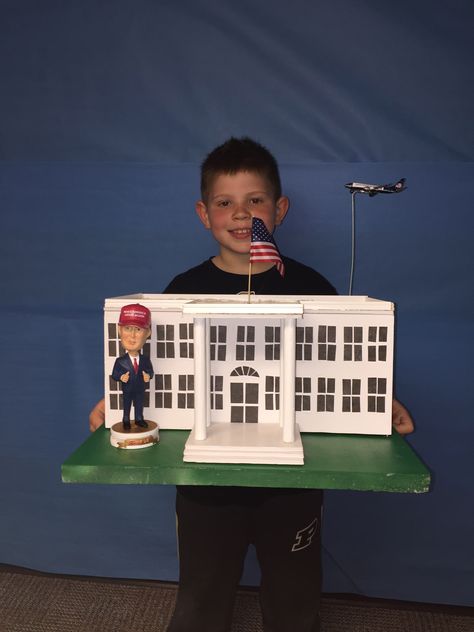 Building Project for school. This student created a model of the White House, complete with a Donald Trump bobble head. State Project, National History Day, Project For School, Welcome Video, Journal Printables Free, Paper Buildings, Supreme Court Building, Patriotic Kids, Adams Homes