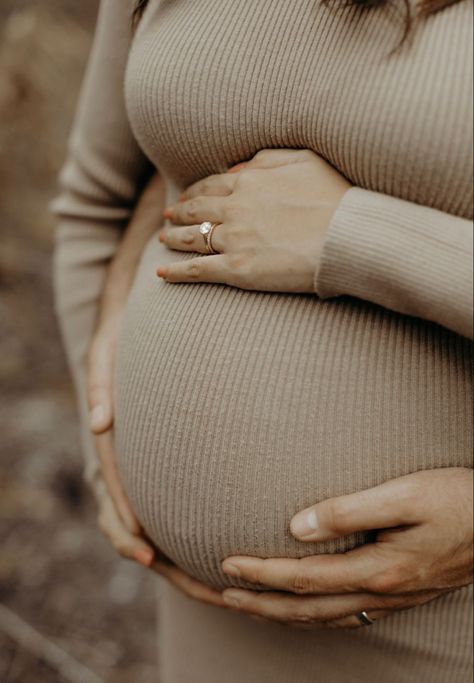 Fall maternity photoshoot + maternity dress outfit ideas. Pregnancy Autumn Photoshoot, Autumn Maternity Photoshoot, Pregnancy Photos Autumn, Autumn Pregnancy Photoshoot, Outdoor Maternity Photos Fall, Autumn Maternity Shoot, Fall Maternity Photoshoot, Outdoor Maternity Pictures, Fall Maternity Shoot