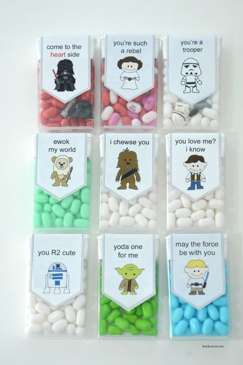 Crazy Fun STAR WARS Valentine Ideas Nerdy Valentines, Star Wars Valentines, Valentinstag Party, Star Wars Diy, Happy Hearts Day, Valentine's Day Printables, Valentine Projects, My Funny Valentine, Valentine's Day Quotes