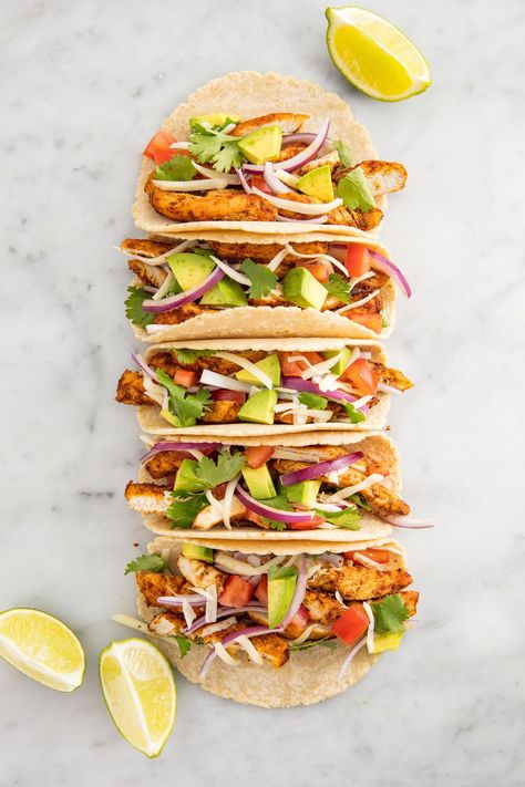 Delish Chicken Tacos Recipe Easy, Easy Taco Recipes, Chicken Tacos Easy, Chicken Taco Recipes, Summer Recipes Dinner, Taco Recipes, Chicken Tacos, Summer Dinner, Quesadillas