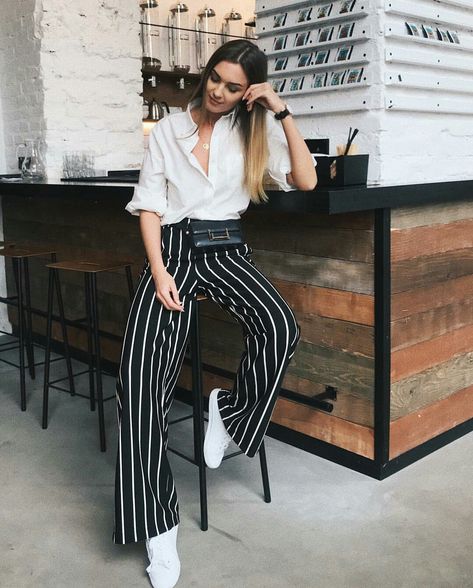 Stripe Pants Outfit, Casual Party Outfit, Look Formal, Casual Work Outfit, Classy Work Outfits, Cute Preppy Outfits, Indian Fashion Dresses, Preppy Outfits, Bobbi Brown Cosmetics