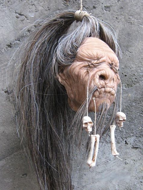 Voodoo Halloween, Shrunken Head, Tiki Art, Creation Art, Witch Doctor, Voodoo Dolls, Creepy Dolls, Arte Horror, Halloween Props