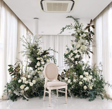 Dekor Nikahan, Pelamin Idea, Wedding Flower Archway, Mini Pelamin, Flower Archway, Wedding Backdrop Design, Party Deco, Backdrop Ideas, Shah Alam