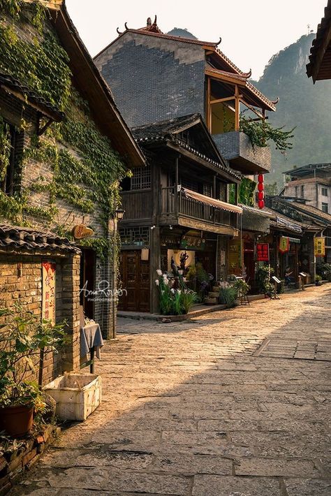 Old Chinese Architecture, Chinese Village Aesthetic, China Beautiful Places, Chinese Neighborhood, Chinese Old House, Ancient Chinese House, Traditional Japanese Town, Chinese Streets, Town Reference