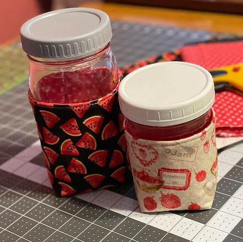 Canning Fabric Tops, Mason Jar Cozy Sew, Quilt Sewing Room, Mason Jar Cozy, Quilting Digest, Spring Quilts, Quilted Gifts, Christmas Mason Jars, Canning Jar