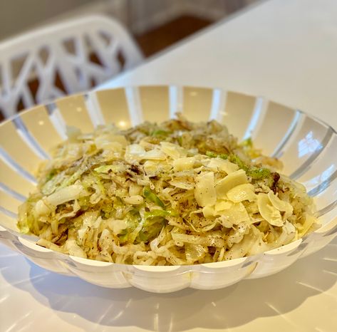 Cacio e Pepe Cabbage – The Kitchen Koach Scalloped Cabbage, Cooking Cabbage, Fruit Dressing, Cabbage Dishes, Keto Favorites, Amazing Vegetarian Recipes, Sauteed Cabbage, Cooked Cabbage, Holy Moly