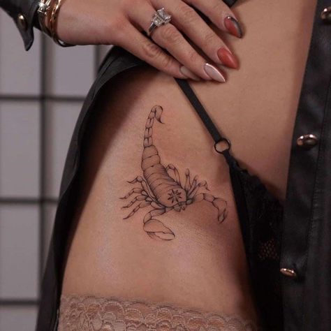 Thigh Tats, Rosen Tattoo Frau, Tats Ideas, Mujeres Tattoo, Scorpio Tattoo, Saved Tattoo, Insect Tattoo, Flame Tattoos, Clever Tattoos