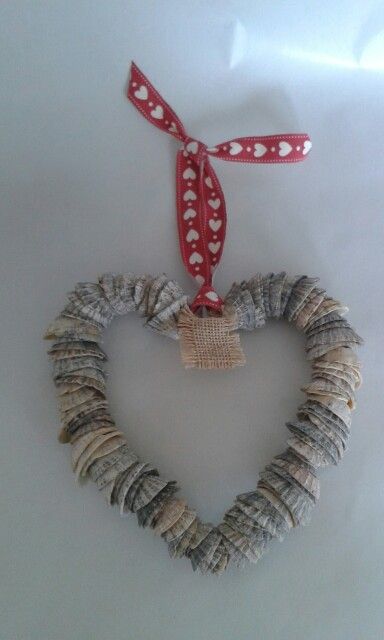 Hanging heart made from limpet shells collected feom Porthcawl beaches Limpet Shell Art, Limpet Shell Crafts, Christmas Fair Ideas, Seashell Christmas Ornaments, Seaside Home Decor, Limpet Shell, Shell Wind Chimes, Shell Craft, Seashell Projects