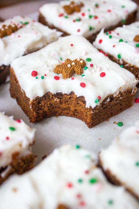 Chewy Gingerbread Cookie Bars Gingerbread Bars, Gingerbread Cookie Bars, Fluffy Cream Cheese Frosting, Chocolate Oatmeal Bars, Chewy Gingerbread Cookies, Diy Hot Chocolate, Chocolate Oatmeal, Oatmeal Bars, Gingerbread Cake