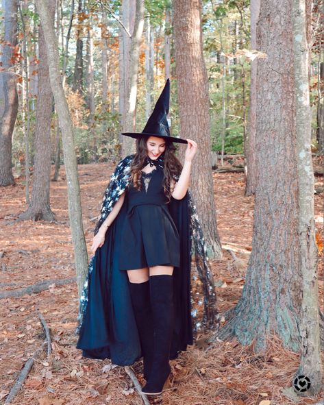 Witch Assesories, Wizard Costume Women, All Black Halloween Outfit, Witch Costumes Diy, Celestial Witch Costume, Costume Ideas Last Minute, Witch Costume Women, Diy Witch Costume, Black Halloween Outfit