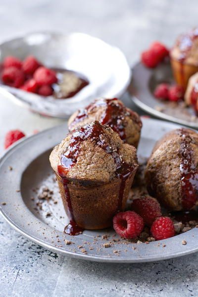 Chocolate Popovers with Raspberry Syrup Chocolate Popovers, Popovers Recipes, Popover Recipe, Gf Baking, Tea Biscuits, Raspberry Syrup, Yorkshire Pudding, Desserts For A Crowd, Sweet Roll