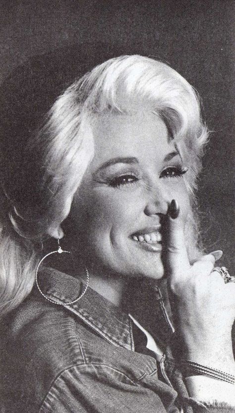 Dolly Parton Dolly Parton, White Photo, Marilyn Monroe, A Woman, Small Business, Black And White, White, Black