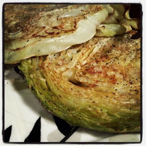 Roasted Cabbage Recipes, Carb Free Recipes, Baked Cabbage, Arbonne Recipes, Cabbage Steaks, Gluten Free Sides, Roasted Cabbage, American Diet, Cooked Cabbage