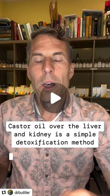 Castor Oil Pack For Kidneys, Castor Oil Pack For Gallbladder, Castor Oil For Liver, Castor Oil Packs For Liver, Castor Oil Pack Benefits, Stomach Cleanse, Using Castor Oil, Cleanse The Liver, Wellness Guide