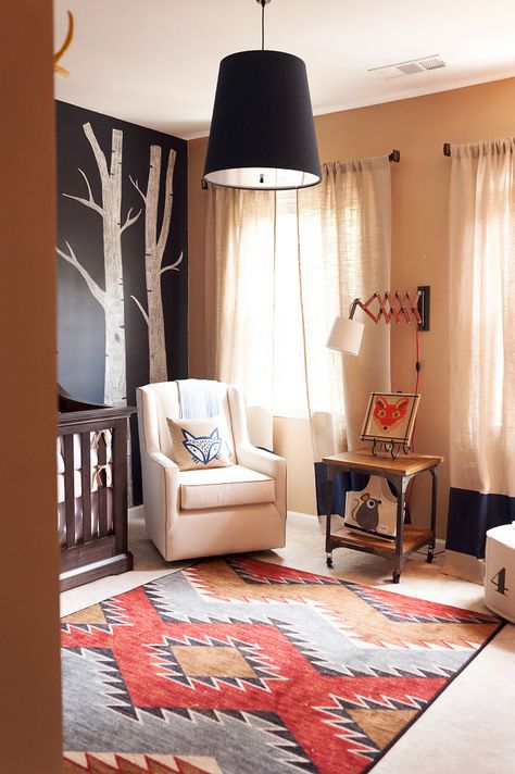 This fox-themed nursery features a chalkboard accent wall and a southwest-inspired rug that we just adore! Nursery Love! {Pick from PN's own Lauren} Gender Neutral Bedroom Kids, Fox Themed Nursery, Maximalist Bedrooms, Neutral Kids Bedroom, Maximalist Bedroom, Eccentric Decor, Decor Paintings, Fox Nursery, Tapis Design