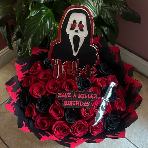 I think I “killed” this @lalasbouquets design recreation 🤭❤️ Dm to order yours with @bouquetsbykarla ! • • • #ghostface #scream #halloween #spookybouquet Horror Bouquet, Scream Halloween, Ghostface Scream, Ghost Faces, Scream, Bouquets, Halloween, Birthday, Flowers