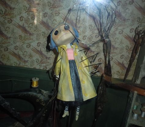 stop motion animation Coraline Stop Animation, Movie World, Animation Movie, Coraline, Tim Burton, Puppets, Motion, Film, Halloween