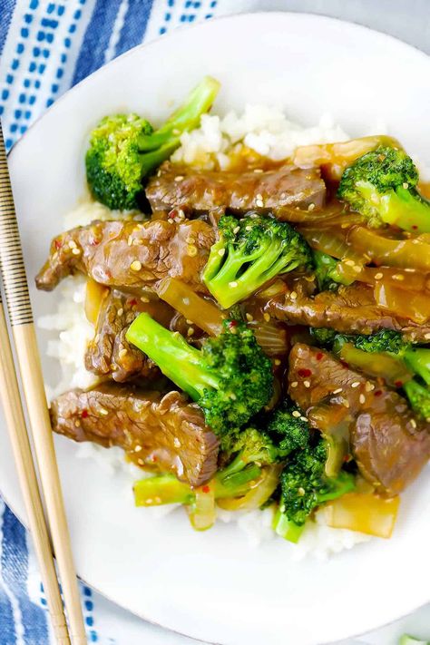 This Beef and Broccoli recipe is an easy and simple stir fry, flavored with fresh ginger and orange with almost no store-bought condiments- skip the takeout and try this homemade beef and broccoli! Simple Stir Fry, Chinese Beef And Broccoli, Real Chinese Food, Chinese Food Menu, Beef And Broccoli Recipe, Orange Beef, Easy Beef And Broccoli, Chicory Recipe, Chinese Stir Fry