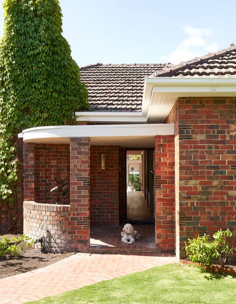 Art Deco Extension, Art Deco Brick House, Brick Home Renovation Exterior, Art Deco Renovation Australia, Art Deco Exterior Home, Art Deco House Exterior, Clinker Brick House, Art Deco Cottage, Art Deco Facade