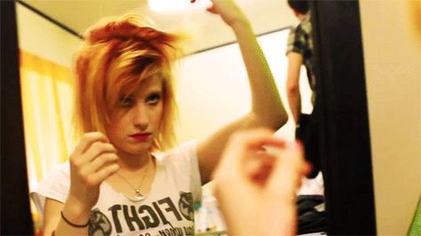 Young Hayley Williams, Hayley Williams Gif, Hayley Wiliams, Gif Icons, Hayley Paramore, Taylor York, Paramore Hayley Williams, Hayley Williams, Band Photos