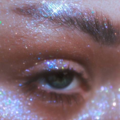 Glittery Eyeshadow, Eyeshadow For Blue Eyes, Glittery Eyes, Glitter Eye Makeup, All Nighter, Dope Makeup, Glitter Eyes, Taylor Swift Album, Glitter Makeup