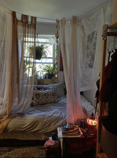 Bed Curtain Ideas, Curtain Around Bed, Bed With Curtains Around It, Tiny Attic Bedroom, Bed Canopy Ideas, Bed In Front Of Window, Boho Chic Room, Daybed Bedroom, Curtain Bed