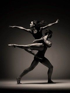 couple danse | Fabrice Dozias | Flickr Two Dancers, Isadora Duncan, Edinburgh Festival, Dance Like No One Is Watching, Dance Movement, Shall We Dance, Ballet Photography, Ballet Beautiful, Dance Photos