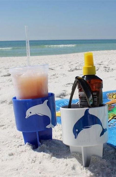 #5. Beach Drink Holder, keeps sand off your drink!-- 17 Awesome Products That Will Make This Your Best Summer Ever Beach Spikers, Beach Products, Beach Drink, Best Summer Ever, Beach Drinks, Beach Meals, Beach Vacay, Beach Hacks, Beach Gear