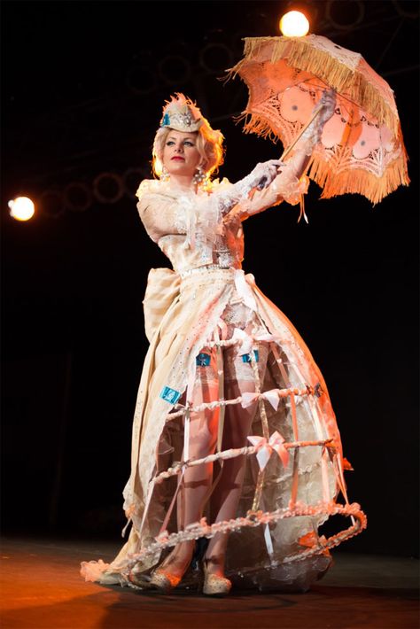 Scarlett James at the Vermont Burlesque Festival 2014. ©Michael Z Rork, Zinfandel Photography Burlesque Fashion Vintage, Burlesque Poses, Burlesque Tough Lover Costume, Burlesque Props, Burlesque Photoshoot, Zorita Burlesque Vintage, Burlesque Backstage, Burlesque Inspiration, Cabaret Burlesque