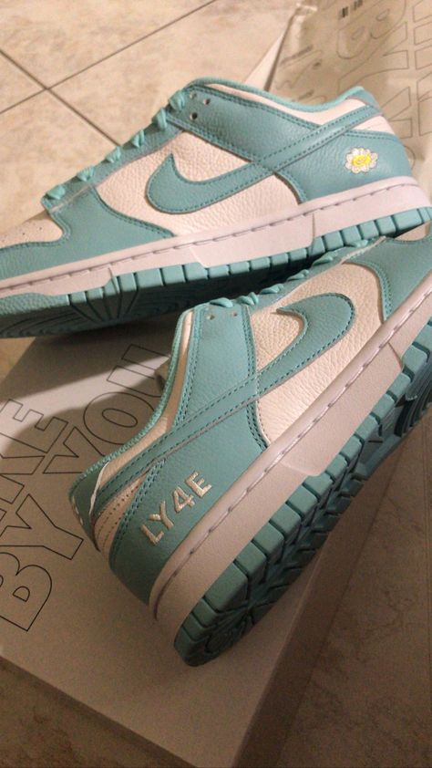 Turquoise Turquoise Sneakers, Dunk Nike, Dunks Nike, Brooks Sneaker, Sneakers Nike, Turquoise, Nike, Sneakers