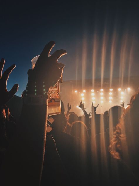 Watch Your Mouth Kandi Steiner, Festival Aethstetic, Rock Festival Aesthetic, Country Music Festival Aesthetic, Country Festival Aesthetic, Rock Asthetics Photos, Country Rock Aesthetic, Festival Vibes Aesthetic, Folk Rock Aesthetic