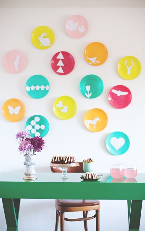 Transformed a wall into a gorgeous art statement with just a bit of spray paint and decals. An easy way to make home a happier place. Paper Plates Wall Decor, Diy Wall Plates Painting, Paper Plate Wall Decor, Wall Plates Decor Diy, Wall Plate Painting Ideas, Plate Art Wall Decorating Ideas, Diy Wall Plates, Plate Painting Ideas Diy, Plate Art Wall