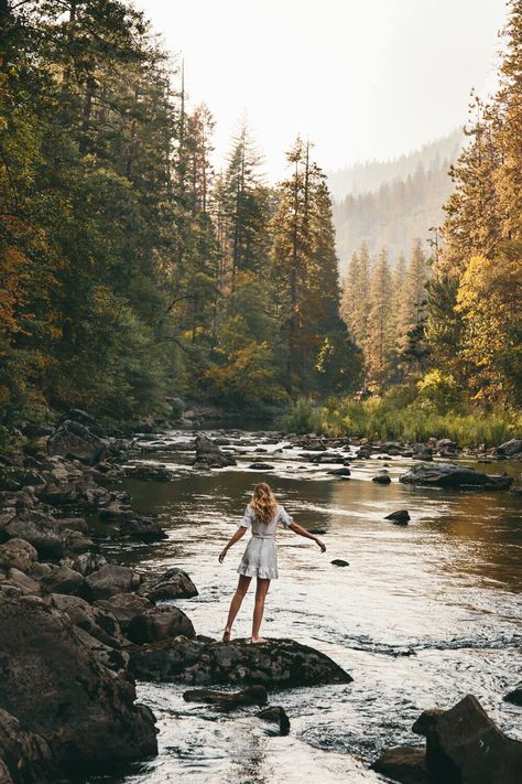 Imgur: The magic of the Internet Mountain Photoshoot, Shotting Photo, Mountain Photos, Senior Photoshoot, Adventure Photography, Shooting Photo, Photography Senior Pictures, Senior Photography, Instagram Foto