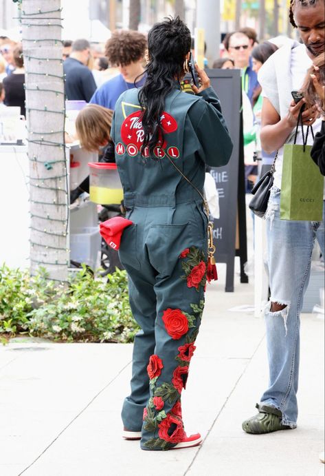 Teyana Taylor Photoshoot Ideas, Teyana Taylor Jordan 1 Outfit, Teyana Taylor Mullet, Teyana Taylor Mullet Hairstyle, Teyana Taylor Style Tomboy, Cary Bradshaw, Teyana Taylor Short Hair, Teyana Taylor Style, Teyana Taylor Outfits