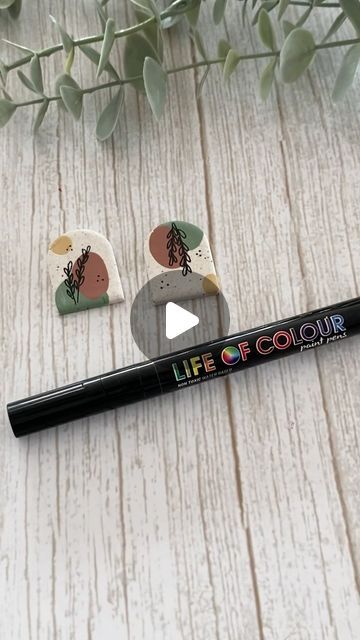 MyClayCo Polymer Clay Supplies on Instagram: "Still absolutely love a minimalist line art earring 🥰

If you’re looking for a fine tip paint pen for line work on your #polymerclay pieces, we recommend the @lifeofcolour.pens ❤️ 

I used to use Artline Drawing system pens for line art on my pieces but because they are water based I would sometimes get running ink if I sealed too soon after drawing. Paint pens avoid this issue which makes them perfect for use on #polymerclaycreations and ideal for this of us who are impatient 😅 

#paintpens #paintpenart #lineartwork #polymerclayearrings #polymerclayartist #minimalistearrings #minimalistjewelry" Posca Pens On Polymer Clay, Minimalist Polymer Clay Earrings, Artline Drawing, Polymer Clay Pens, Clay Pen, Clay Supplies, Minimalist Line Art, Line Artwork, Acrylic Paint Pens