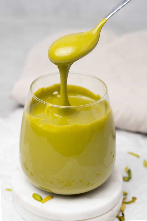 pistachio butter in a glass. Pistachio Paste Recipe, Pistachio Recipes Desserts, Spatula Desserts, Healthiest Nut Butter, Homemade Nutella Recipes, Nut Butter Recipes, Pistachio Cheesecake, Homemade Nut Butter, Pistachio Recipes