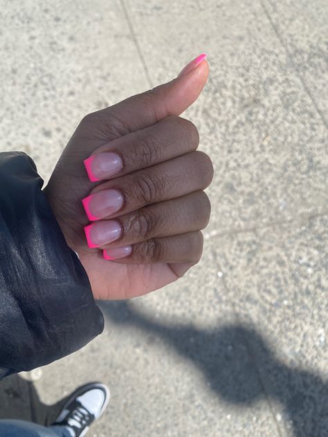 Pretty Pink Nails French Tip, Cute Nails Acrylic Pink French Tip, Short Pink Tips Nails, French Tip Summer Nails Square, French Nail Pink Tips, Pink French Tip Nails With Design Square, Short Tip French Nails, Pink Short Nails French Tip, Square Pink Tips