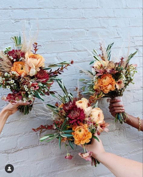 Mumu Wedding, Fall Barn Wedding, Fall Bouquet, Wedding Floral Centerpieces, Wedding Ceremony Flowers, Fall Wedding Bouquets, Fall Wedding Flowers, Fall Wedding Ideas, September Wedding