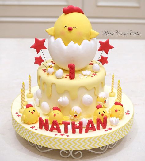 Image may contain: food Chicken Cupcakes, Chicken Cake, Kawaii Bento, School Cake, Rabbit Cake, Animal Cakes, Baby Birthday Cakes, Novelty Cakes, Cake Designs Birthday