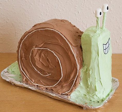 Snail cake Frog Cake Ideas, Superbowl Snacks Dessert, Snail Cake, Cake For Him, Frog Cake, Birthday Tomorrow, Dad Birthday Cakes, Birthday Cake For Him, Superbowl Snacks