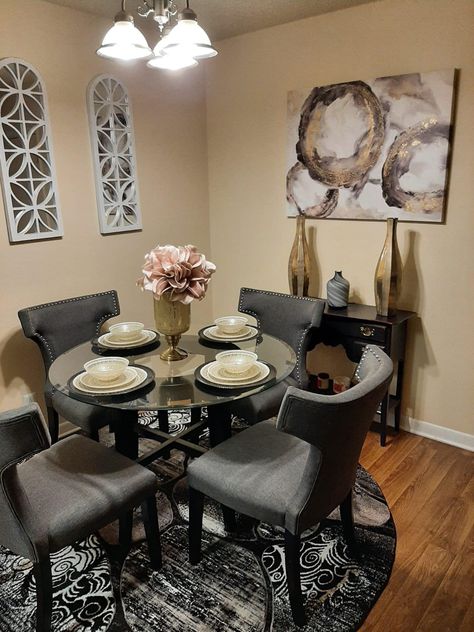 Small Dinner Room Ideas, Small Dining Room Decor Ideas Apartment, Small Apartment Dining Room Ideas, Small Dining Room Decorating Ideas, Luxury Apt, Small Apartment Dining Room, Beautiful Dining Room Decor, Apartment Fever, Luxury Apartment Decor