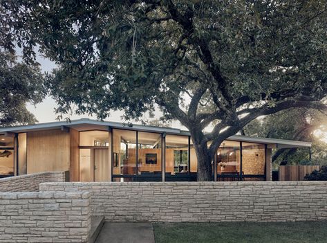 Limestone Wall, Midcentury Home, Cedar Siding, Mid Century Modern Home, Dark Interiors, Mid Century Modern House, Mid Century House, Glass House, Modern House Design