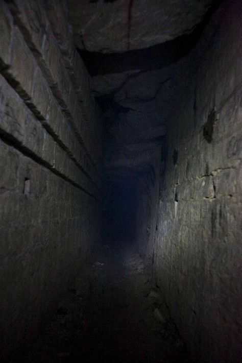 Dark Tunnel Aesthetic, Paris Catacombs Aesthetic, Enki Ankarian, Spooky Sets, Ruthless Villains, Horror Maze, Paris Catacombs, Gothic Manor, Paris Dark