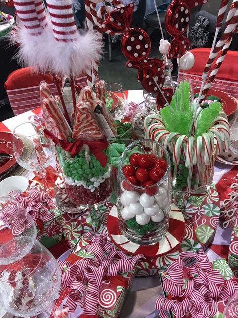 Christmas Brunch Decorations, Christmas Bites, Christmas Teas, Ladies Christmas Party, Christmas Afternoon Tea, Christmas Party Ideas For Teens, Diy First Aid Kit, Christmas Luncheon, Christmas Tea Party