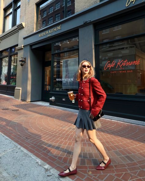 Me 🤝🏻🤝🏻wearing red 🥹❣️ . Blazer @fabrique.official #fabrique Shoes @enfiis_official code MEL20 Bag @vunque_official @wconcept #wmuse . . Minimal street style, Gastown Vancouver, Vancouver fashion blogger, red outfit inspo, red outfit fall, fall outfit ideas, fall fashion 2024, tweed blazer, ballet flats outfit ideas, fall fashion trends Red Tweed Outfit, Red Bag Outfit, Red Shoes Outfit, Gastown Vancouver, Ballet Flats Outfit, Outfit Ideas Fall, Vancouver Fashion, Minimal Street Style, 2024 Outfits